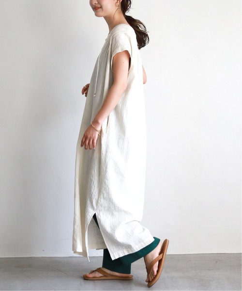 SLOBE IENA(スローブイエナ)の「ストライプカフタンワンピース【手洗い可能】◆(ワンピース・レディース・アイボリー/ブラック/ベージュ・FREE)」の21枚目の写真