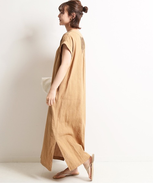 SLOBE IENA(スローブイエナ)の「ストライプカフタンワンピース【手洗い可能】◆(ワンピース・レディース・アイボリー/ブラック/ベージュ・FREE)」の4枚目の写真