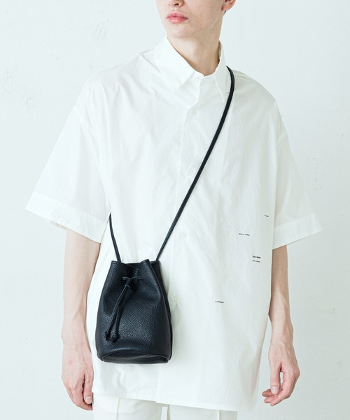 SLOW（スロウ）の「【SLOW×Lui's/スロウ×ルイス】 巾着バッグ（ショルダーバッグ・メンズ・ブラック/グレー/オフホワイト/ダークブラウン/ネイビー/オレンジ・FREE）」の3枚目の写真