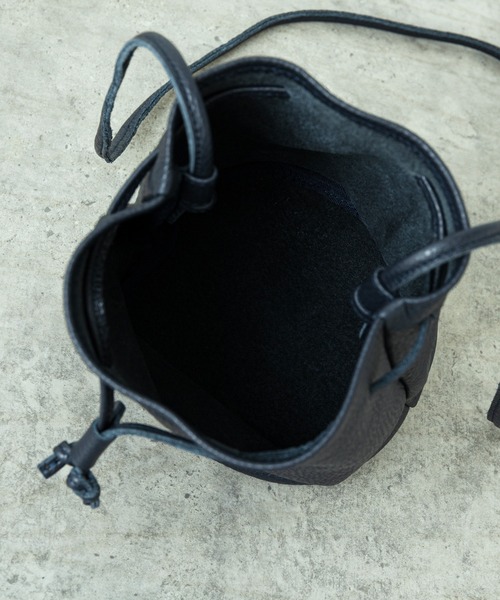 SLOW（スロウ）の「【SLOW×Lui's/スロウ×ルイス】 巾着バッグ（ショルダーバッグ・メンズ・ブラック/グレー/オフホワイト/ダークブラウン/ネイビー/オレンジ・FREE）」の16枚目の写真