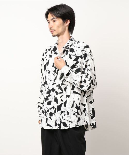 SPINNS（スピンズ）の「【ゆったりシルエット】USEDライク 総柄ロングスリーブシャツ（シャツ/ブラウス・メンズ・A/B/C/D/E/F/G・ONESIZE）」の19枚目の写真