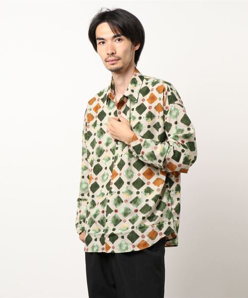SPINNS（スピンズ）の「【ゆったりシルエット】USEDライク 総柄ロングスリーブシャツ（シャツ/ブラウス・メンズ・A/B/C/D/E/F/G・ONESIZE）」の10枚目の写真