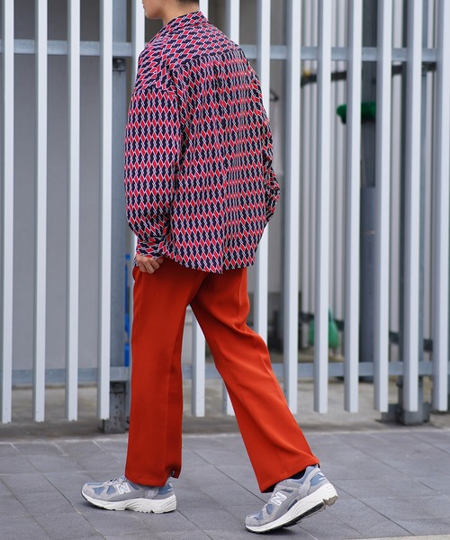 SPINNS（スピンズ）の「【ゆったりシルエット】USEDライク 総柄ロングスリーブシャツ（シャツ/ブラウス・メンズ・A/B/C/D/E/F/G・ONESIZE）」の9枚目の写真