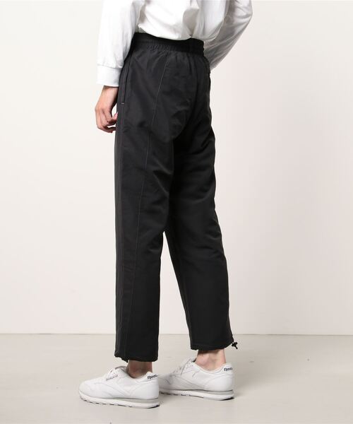 Reebok(リーボック)の「クラシックス バックベクター トラック パンツ / Classics Back Vector Track Pants(スウェットパンツ・メンズ・ブラック/ネイビー・XX-LARGE/LARGE/X-LARGE/MEDIUM/SMALL/X-SMALL/XXX-LARGE)」の8枚目の写真