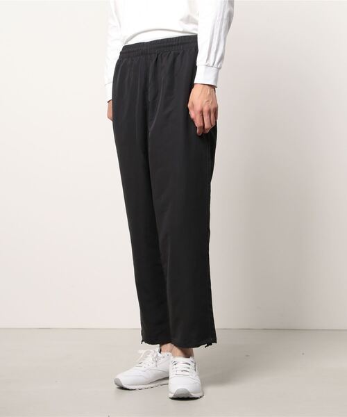 Reebok(リーボック)の「クラシックス バックベクター トラック パンツ / Classics Back Vector Track Pants(スウェットパンツ・メンズ・ブラック/ネイビー・XX-LARGE/LARGE/X-LARGE/MEDIUM/SMALL/X-SMALL/XXX-LARGE)」の5枚目の写真