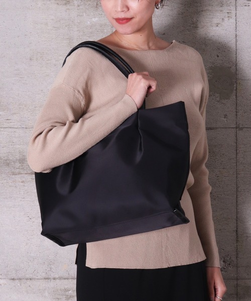 Legato Largo（レガートラルゴ）の「(LF)【Legato Largo】肩楽(かたらく)PC収納 ナイロン トートバッグ（トートバッグ・レディース・ブラック/グレー/ネイビー/ベージュ/ライトブラウン・ONE SIZE）」の19枚目の写真