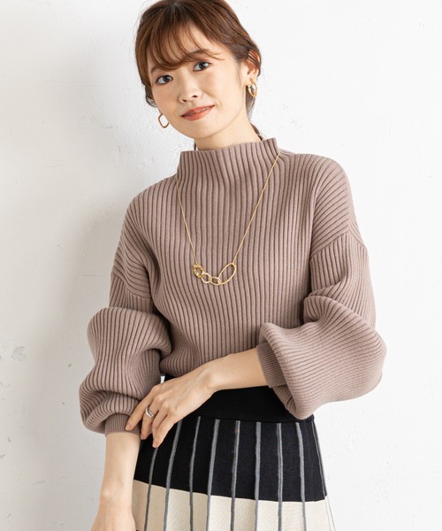 prose verse（プロズヴェール）の「袖ふわボトルネックニット（ニット/セーター・レディース・ホワイト系その他/ブラック/ベージュ/グリーン/パープル/イエロー/ピンク/ブルー/オレンジ/ベビーピンク/グレー/オフホワイト・ﾌﾘ-）」の5枚目の写真