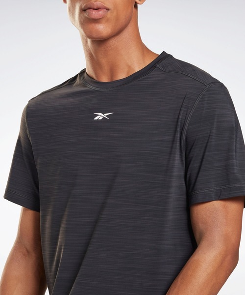 Reebok（リーボック）の「レズミルズR ボディパンプR アクティブチル Tシャツ  / Les MillsR BodyPumpR Activchill T-Shirt（Tシャツ/カットソー・メンズ・ブラック・SMALL/XX-LARGE/MEDIUM/LARGE/X-SMALL/XXX-LARGE/X-LARGE）」の4枚目の写真