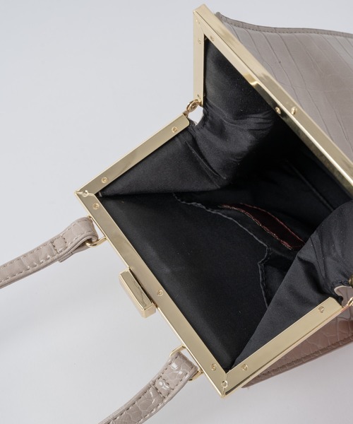 Rewde（ルゥデ）の「スクエアロックショルダーバッグ（1R18-BA0516）（ショルダーバッグ・レディース・ブラック/ブラウン/ベージュ/モカ・FREE）」の15枚目の写真