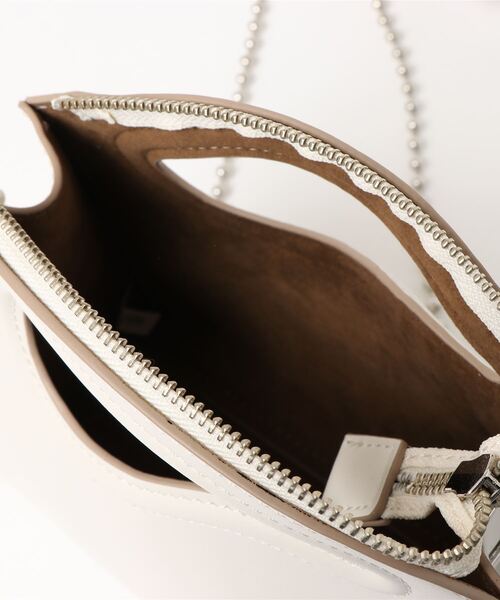 N.（N. Natural Beauty Basic）（エヌエヌナチュラルビューティーベーシック）の「アシンメトリーボールチェーンミニショルダーバッグ（ショルダーバッグ・レディース・レッド/ホワイト・ﾌﾘ-）」の5枚目の写真