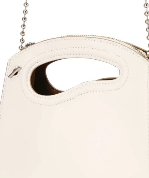 N.（N. Natural Beauty Basic）（エヌエヌナチュラルビューティーベーシック）の「アシンメトリーボールチェーンミニショルダーバッグ（ショルダーバッグ・レディース・レッド/ホワイト・ﾌﾘ-）」の8枚目の写真