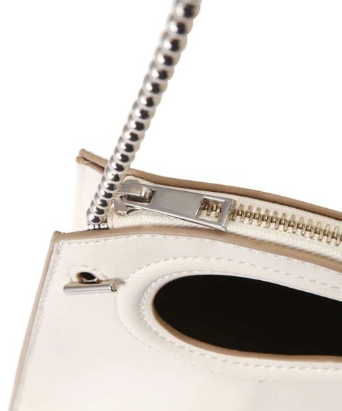 N.（N. Natural Beauty Basic）（エヌエヌナチュラルビューティーベーシック）の「アシンメトリーボールチェーンミニショルダーバッグ（ショルダーバッグ・レディース・レッド/ホワイト・ﾌﾘ-）」の10枚目の写真