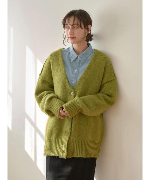 earth music&ecology（アースミュージックアンドエコロジー）の「深Vネックビッグカーディガン＊（カーディガン/ボレロ・レディース・ライトベージュ/ロイヤルブルー/グリーン系その他3/ブラック/ライラック・FREE）」の6枚目の写真