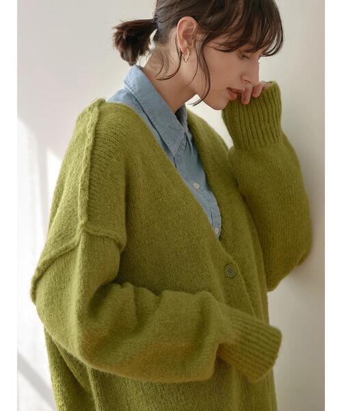 earth music&ecology（アースミュージックアンドエコロジー）の「深Vネックビッグカーディガン＊（カーディガン/ボレロ・レディース・ライトベージュ/ロイヤルブルー/グリーン系その他3/ブラック/ライラック・FREE）」の8枚目の写真