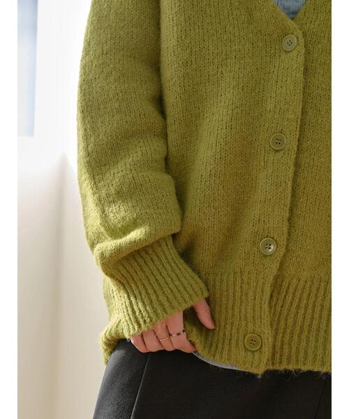 earth music&ecology（アースミュージックアンドエコロジー）の「深Vネックビッグカーディガン＊（カーディガン/ボレロ・レディース・ライトベージュ/ロイヤルブルー/グリーン系その他3/ブラック/ライラック・FREE）」の10枚目の写真