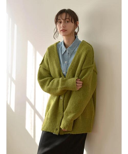 earth music&ecology（アースミュージックアンドエコロジー）の「深Vネックビッグカーディガン＊（カーディガン/ボレロ・レディース・ライトベージュ/ロイヤルブルー/グリーン系その他3/ブラック/ライラック・FREE）」の11枚目の写真