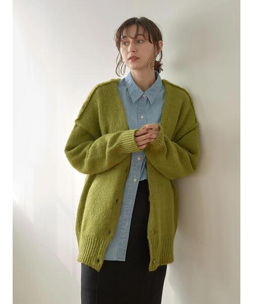earth music&ecology（アースミュージックアンドエコロジー）の「深Vネックビッグカーディガン＊（カーディガン/ボレロ・レディース・ライトベージュ/ロイヤルブルー/グリーン系その他3/ブラック/ライラック・FREE）」の12枚目の写真