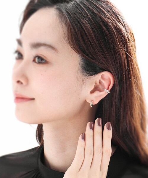 COCOSHNIK(ココシュニック)の「K10ダイヤモンドダブルSライン フープピアス(ピアス(両耳用)・レディース・アイボリー系・00)」の6枚目の写真