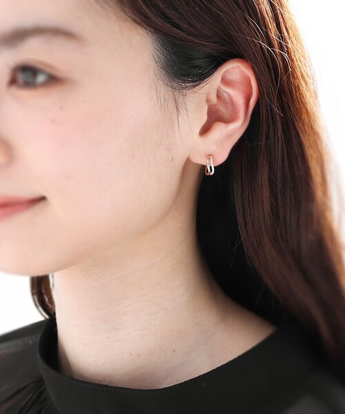 COCOSHNIK(ココシュニック)の「K10ダイヤモンドダブルSライン フープピアス(ピアス(両耳用)・レディース・アイボリー系・00)」の9枚目の写真