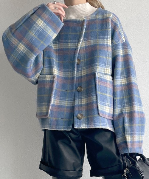 w closet(ダブルクローゼット)の「ハイネック衿取り外しマルチウェイショートコート(ピーコート・レディース・サックスブルー/パープル・FREE)」の2枚目の写真