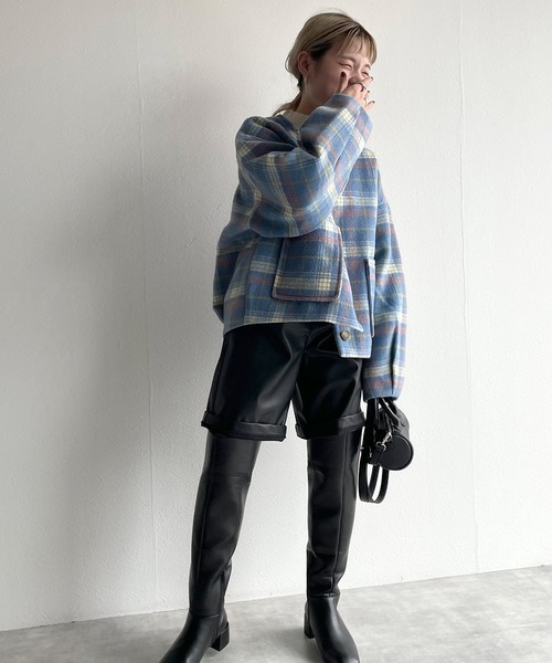 w closet(ダブルクローゼット)の「ハイネック衿取り外しマルチウェイショートコート(ピーコート・レディース・サックスブルー/パープル・FREE)」の18枚目の写真