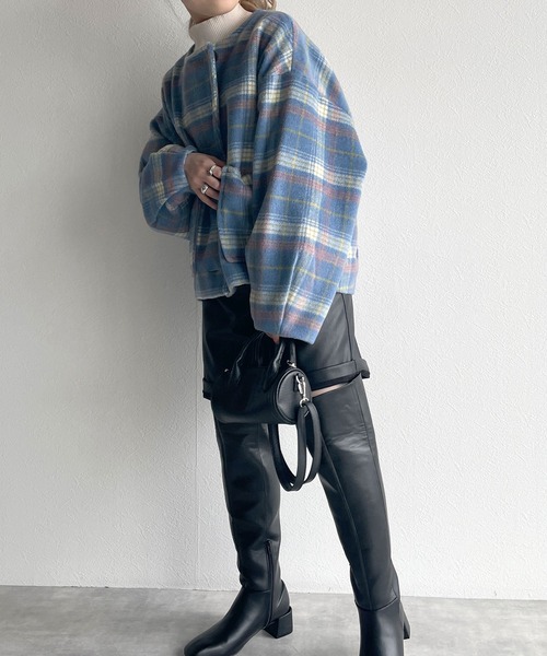 w closet(ダブルクローゼット)の「ハイネック衿取り外しマルチウェイショートコート(ピーコート・レディース・サックスブルー/パープル・FREE)」の15枚目の写真