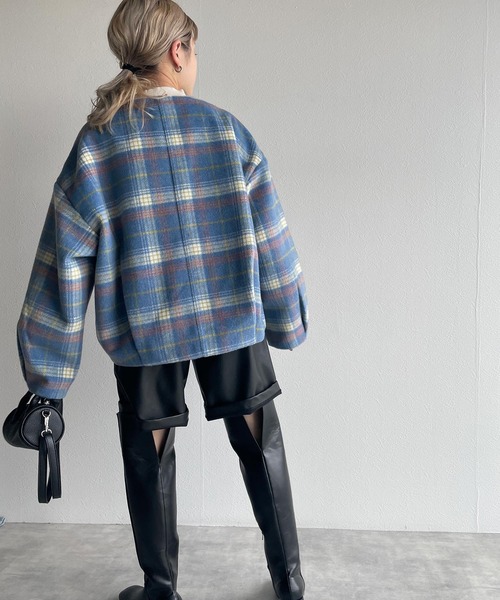 w closet(ダブルクローゼット)の「ハイネック衿取り外しマルチウェイショートコート(ピーコート・レディース・サックスブルー/パープル・FREE)」の14枚目の写真