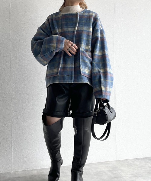 w closet(ダブルクローゼット)の「ハイネック衿取り外しマルチウェイショートコート(ピーコート・レディース・サックスブルー/パープル・FREE)」の6枚目の写真