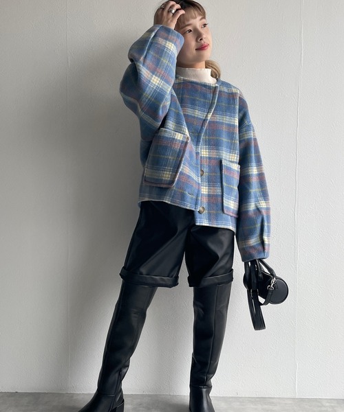 w closet(ダブルクローゼット)の「ハイネック衿取り外しマルチウェイショートコート(ピーコート・レディース・サックスブルー/パープル・FREE)」の19枚目の写真