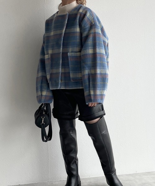 w closet(ダブルクローゼット)の「ハイネック衿取り外しマルチウェイショートコート(ピーコート・レディース・サックスブルー/パープル・FREE)」の3枚目の写真