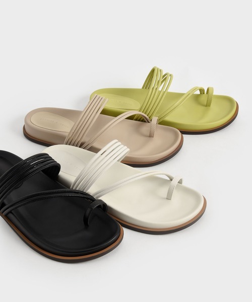 CHARLES & KEITH(チャールズ & キース)の「トウループ ストラッピーフラットサンダル / Toe Loop Strappy Flat Sandals(サンダル・レディース・ブラック/オフホワイト/ライム・22.5cm/23cm/23.5cm/24.5cm/25cm/25.5cm)」の16枚目の写真