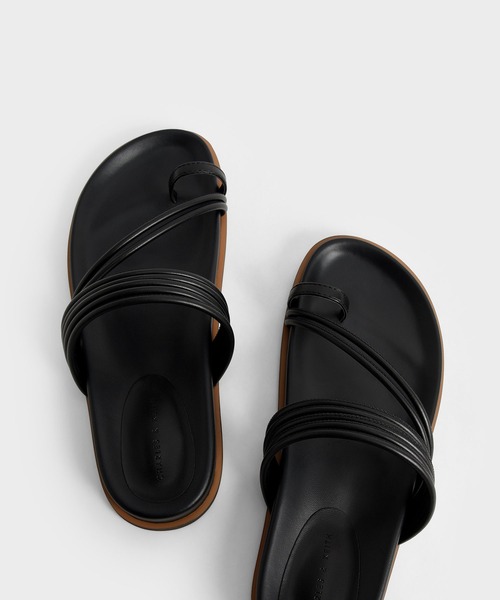 CHARLES & KEITH(チャールズ & キース)の「トウループ ストラッピーフラットサンダル / Toe Loop Strappy Flat Sandals(サンダル・レディース・ブラック/オフホワイト/ライム・22.5cm/23cm/23.5cm/24.5cm/25cm/25.5cm)」の18枚目の写真
