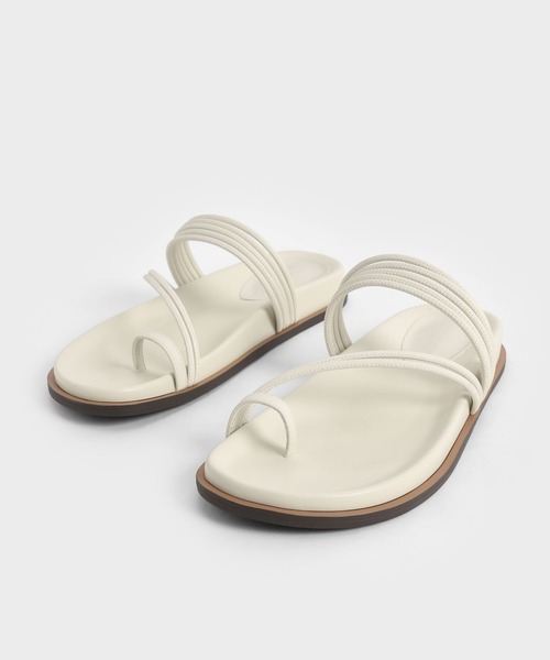 CHARLES & KEITH(チャールズ & キース)の「トウループ ストラッピーフラットサンダル / Toe Loop Strappy Flat Sandals(サンダル・レディース・ブラック/オフホワイト/ライム・22.5cm/23cm/23.5cm/24.5cm/25cm/25.5cm)」の17枚目の写真