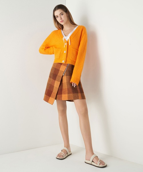 CHARLES & KEITH(チャールズ & キース)の「トウループ ストラッピーフラットサンダル / Toe Loop Strappy Flat Sandals(サンダル・レディース・ブラック/オフホワイト/ライム・22.5cm/23cm/23.5cm/24.5cm/25cm/25.5cm)」の11枚目の写真
