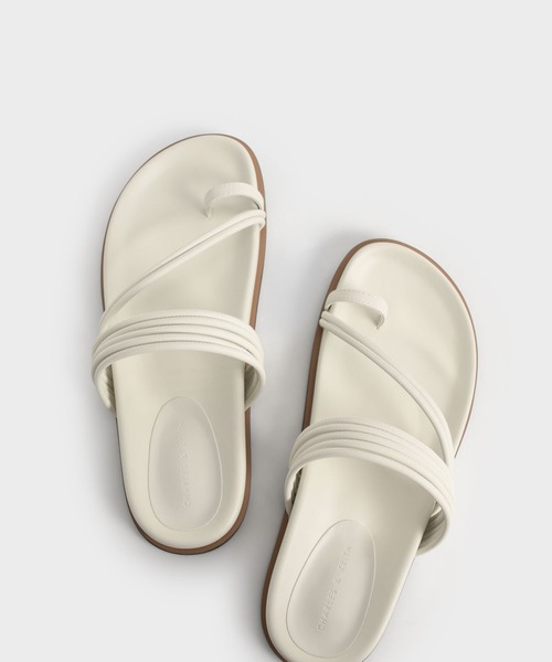 CHARLES & KEITH(チャールズ & キース)の「トウループ ストラッピーフラットサンダル / Toe Loop Strappy Flat Sandals(サンダル・レディース・ブラック/オフホワイト/ライム・22.5cm/23cm/23.5cm/24.5cm/25cm/25.5cm)」の13枚目の写真