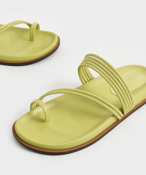 CHARLES & KEITH(チャールズ & キース)の「トウループ ストラッピーフラットサンダル / Toe Loop Strappy Flat Sandals(サンダル・レディース・ブラック/オフホワイト/ライム・22.5cm/23cm/23.5cm/24.5cm/25cm/25.5cm)」の12枚目の写真