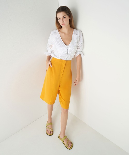 CHARLES & KEITH(チャールズ & キース)の「トウループ ストラッピーフラットサンダル / Toe Loop Strappy Flat Sandals(サンダル・レディース・ブラック/オフホワイト/ライム・22.5cm/23cm/23.5cm/24.5cm/25cm/25.5cm)」の14枚目の写真