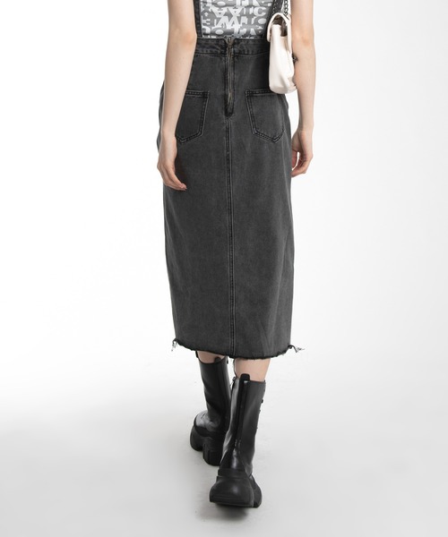 FOLLOWIN（フォロウィン）の「サスペンダーサイドスリットオーバーオールワンピース（ワンピース・レディース・ブルー/ブラック・FREE）」の6枚目の写真