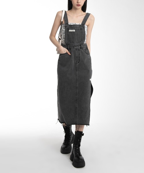 FOLLOWIN（フォロウィン）の「サスペンダーサイドスリットオーバーオールワンピース（ワンピース・レディース・ブルー/ブラック・FREE）」の8枚目の写真
