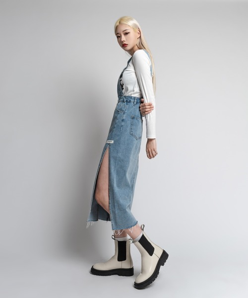 FOLLOWIN（フォロウィン）の「サスペンダーサイドスリットオーバーオールワンピース（ワンピース・レディース・ブルー/ブラック・FREE）」の17枚目の写真