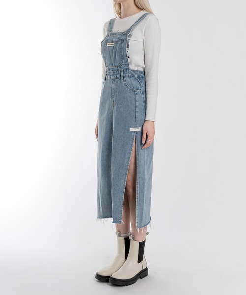 FOLLOWIN（フォロウィン）の「サスペンダーサイドスリットオーバーオールワンピース（ワンピース・レディース・ブルー/ブラック・FREE）」の21枚目の写真