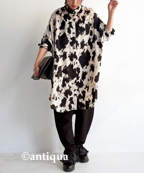 antiqua（アンティカ）の「水彩柄ワイドシャツ（シャツ/ブラウス・レディース・ブラック/ベージュ系その他・FREE）」の3枚目の写真