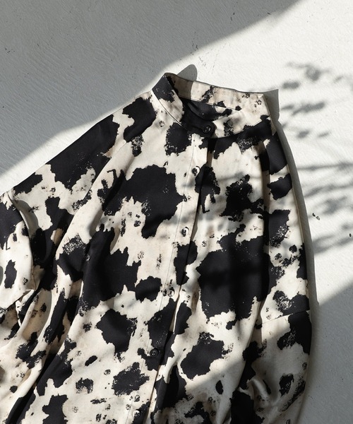 antiqua（アンティカ）の「水彩柄ワイドシャツ（シャツ/ブラウス・レディース・ブラック/ベージュ系その他・FREE）」の19枚目の写真