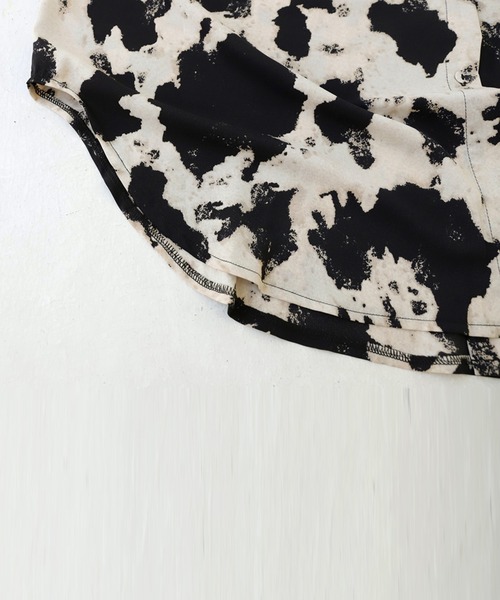 antiqua（アンティカ）の「水彩柄ワイドシャツ（シャツ/ブラウス・レディース・ブラック/ベージュ系その他・FREE）」の22枚目の写真