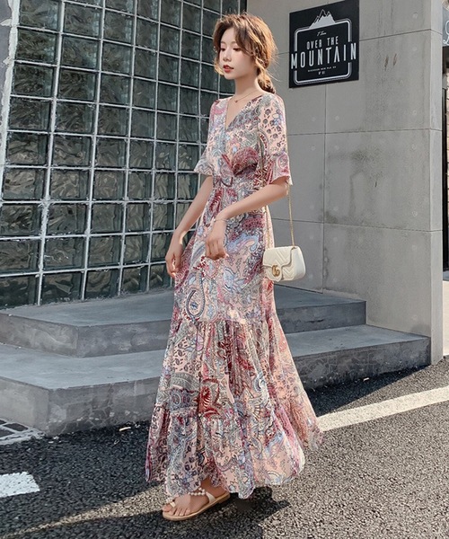 LUGG NAGG（ラグナグ）の「カシュクールティアードプリントワンピース（ワンピース・レディース・ホワイト/ブラック/ベージュ/パープル/レッド/イエロー/オレンジ/ブルー/グリーン/グレイッシュブルー・M/L/XL）」の4枚目の写真