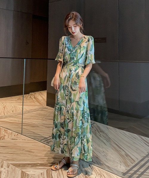 LUGG NAGG（ラグナグ）の「カシュクールティアードプリントワンピース（ワンピース・レディース・ホワイト/ブラック/ベージュ/パープル/レッド/イエロー/オレンジ/ブルー/グリーン/グレイッシュブルー・M/L/XL）」の17枚目の写真