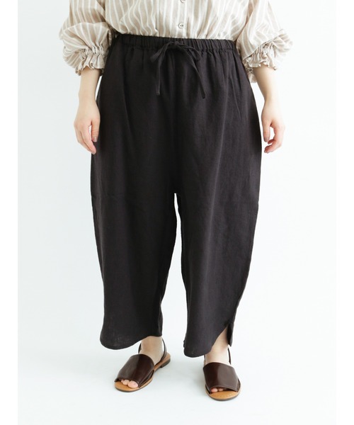 Samansa Mos2（サマンサ モスモス）の「裾ラウンドスリットバルーンパンツ（その他パンツ・レディース・ベージュ/オフホワイト/チャコール・ﾌﾘ-）」の14枚目の写真
