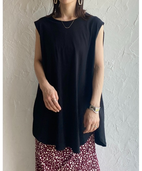 She's Closet（シーズクローゼット）の「肩タックノースリーブロング丈Tシャツチュニック（Tシャツ/カットソー・レディース・ブラック/グレイッシュベージュ/グリーン/ホワイト/モカ/チャコール/ダークパープル/グリーン系その他/ワインレッド/ネイビー/グレー系その他・FREE）」の12枚目の写真