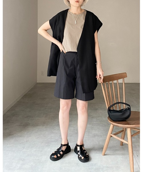 She's Closet（シーズクローゼット）の「肩タックノースリーブロング丈Tシャツチュニック（Tシャツ/カットソー・レディース・ブラック/グレイッシュベージュ/グリーン/ホワイト/モカ/チャコール/ダークパープル/グリーン系その他/ワインレッド/ネイビー/グレー系その他・FREE）」の18枚目の写真
