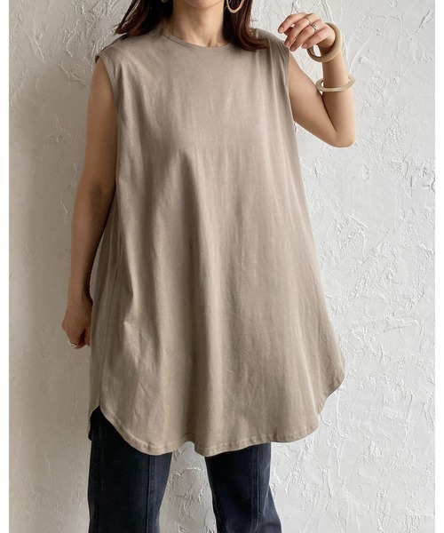 She's Closet（シーズクローゼット）の「肩タックノースリーブロング丈Tシャツチュニック（Tシャツ/カットソー・レディース・ブラック/グレイッシュベージュ/グリーン/ホワイト/モカ/チャコール/ダークパープル/グリーン系その他/ワインレッド/ネイビー/グレー系その他・FREE）」の19枚目の写真